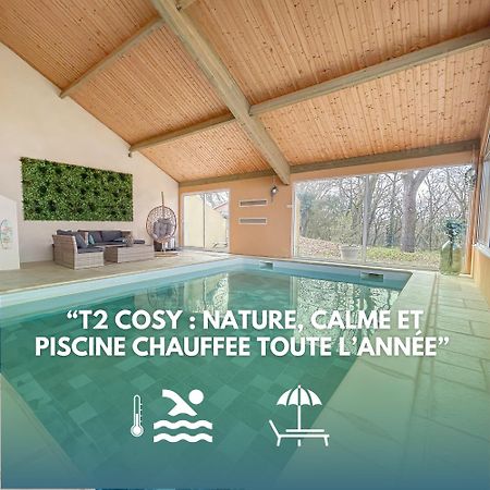 Gite L'Oree Des Buis, Piscine Privatisable Vouillé Екстериор снимка